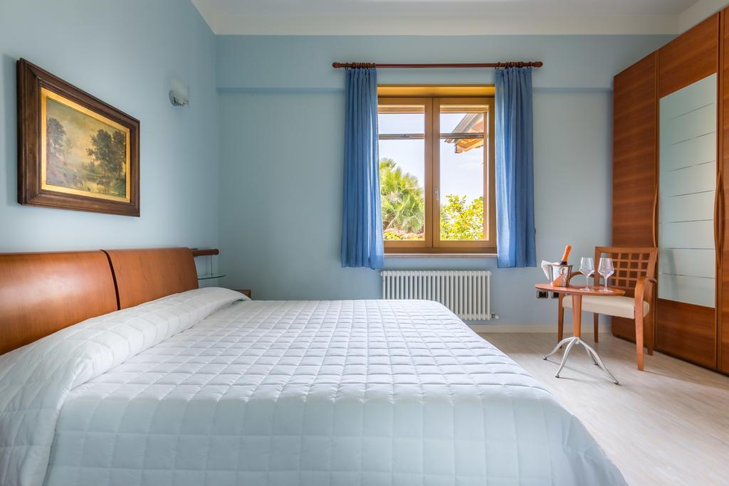 Torre Degli Ulivi Bed and Breakfast Tignale Buitenkant foto