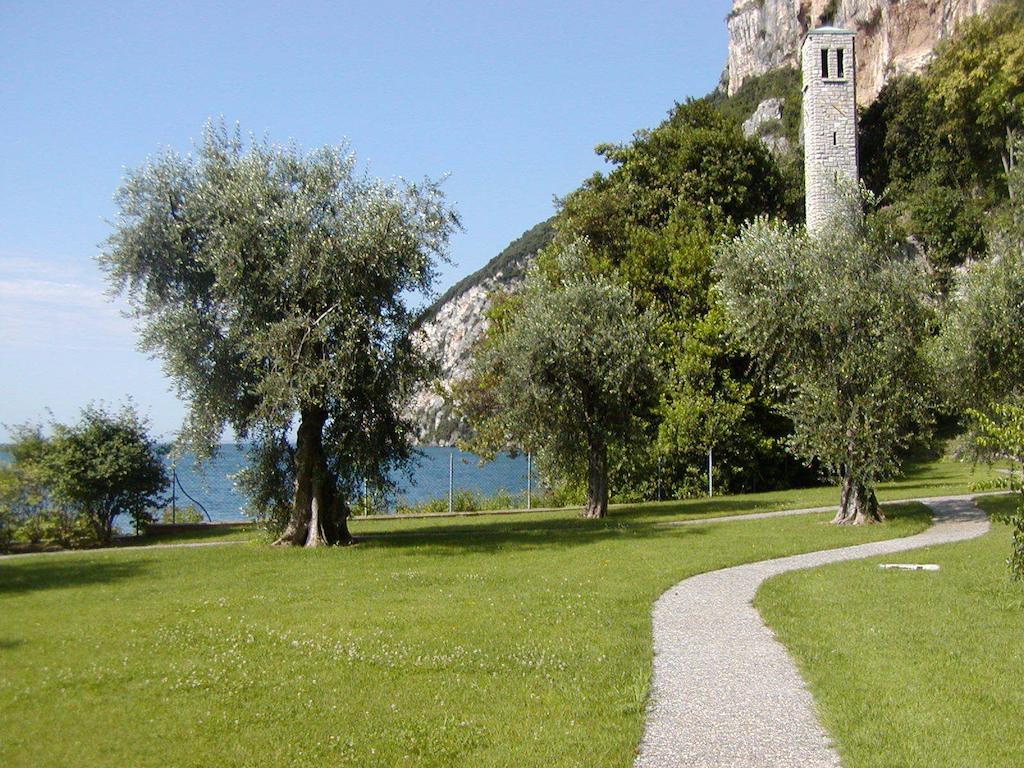 Torre Degli Ulivi Bed and Breakfast Tignale Buitenkant foto