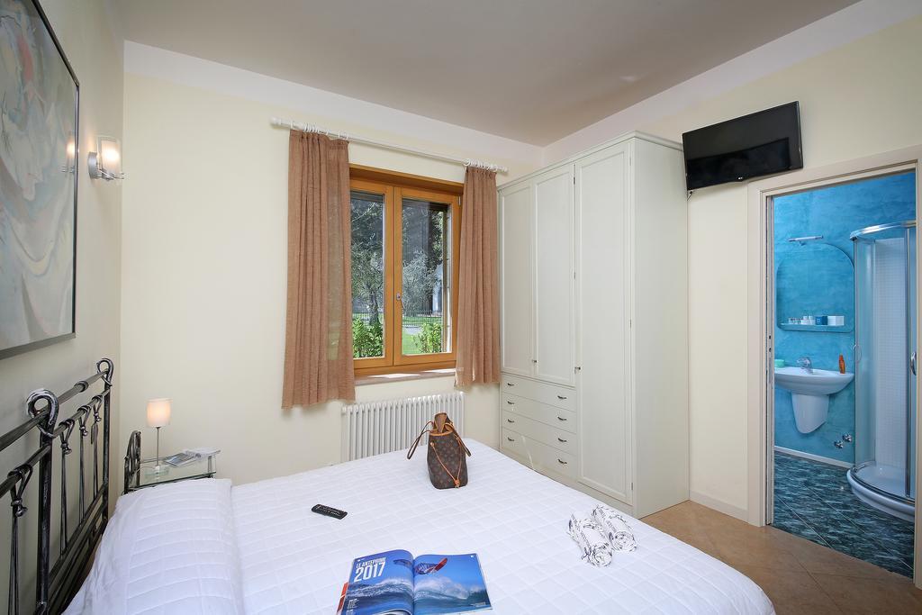 Torre Degli Ulivi Bed and Breakfast Tignale Buitenkant foto